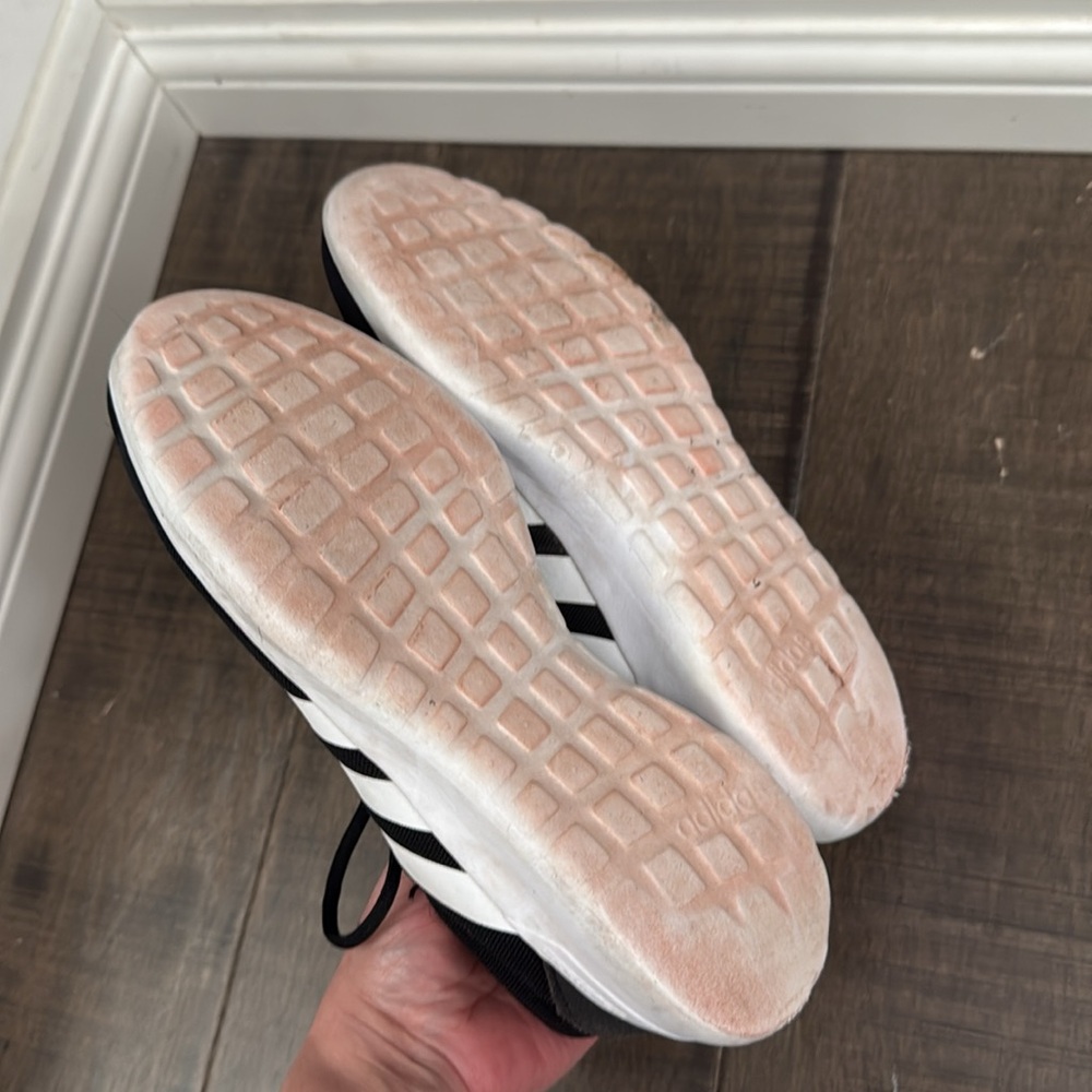 ADIDAS SHOES SIZE 5 - Picture 5 of 6